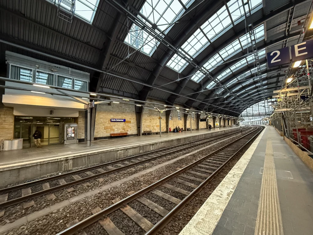 Das neue Hallendach des Berlin Ostbahnhof